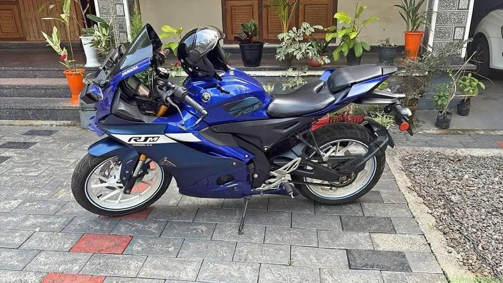 R15 V4