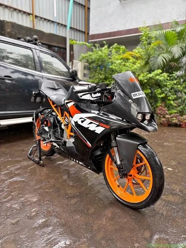 KTM RC200 - Image 1