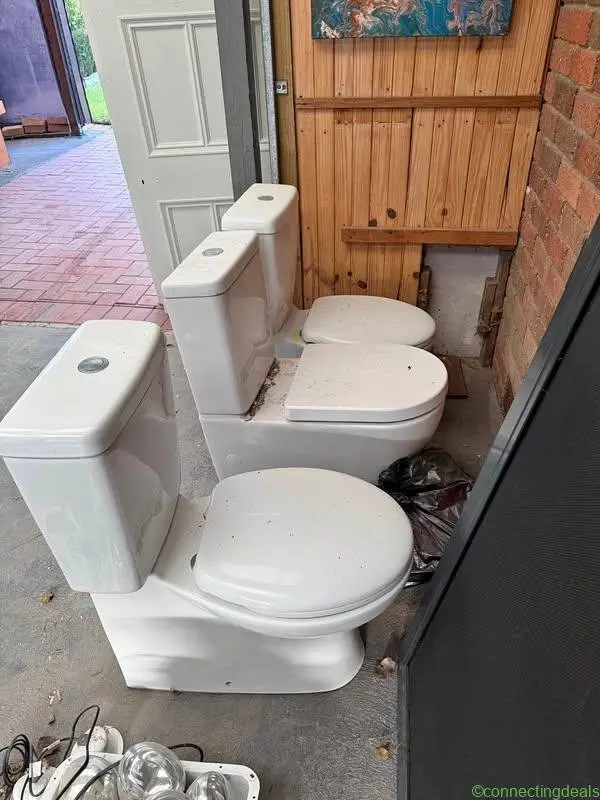 Toilets available - Image 1