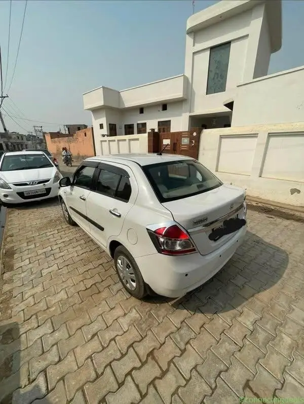 Swifr dzire vxi pietrol December 2012
