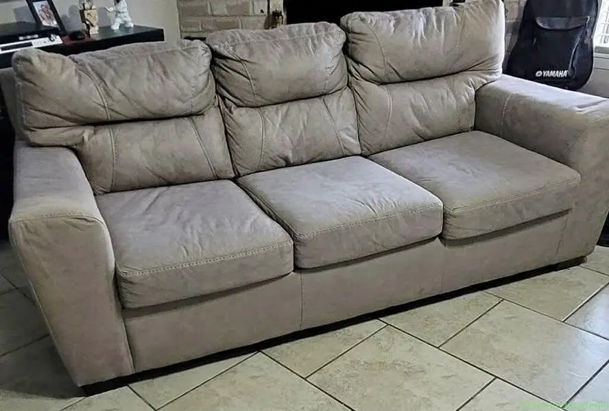 Love seat sofas set / very clean - Image 1