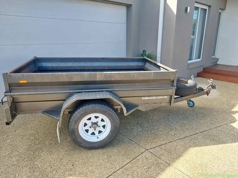 Trailer - Image 1