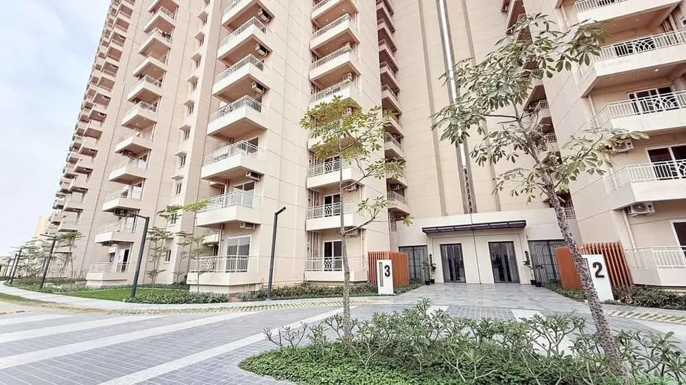 3 Beds 2 Baths - Apartment - Image 1