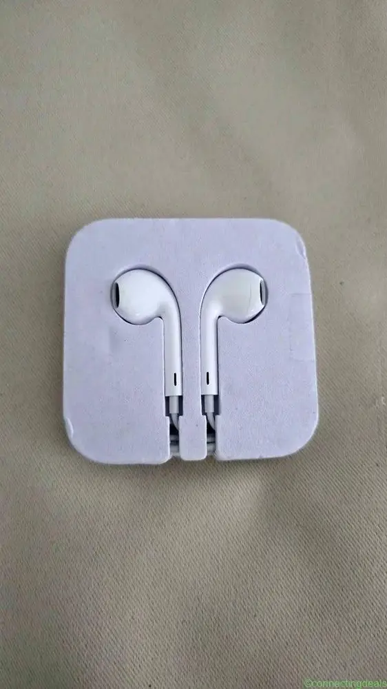 White Earbuds - Image 1