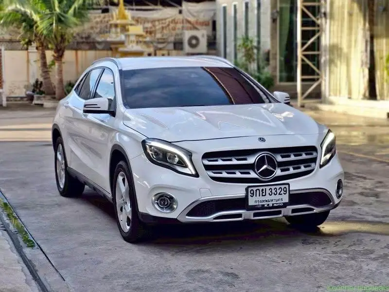 2019 Mercedes-Benz GLA200 - Image 1