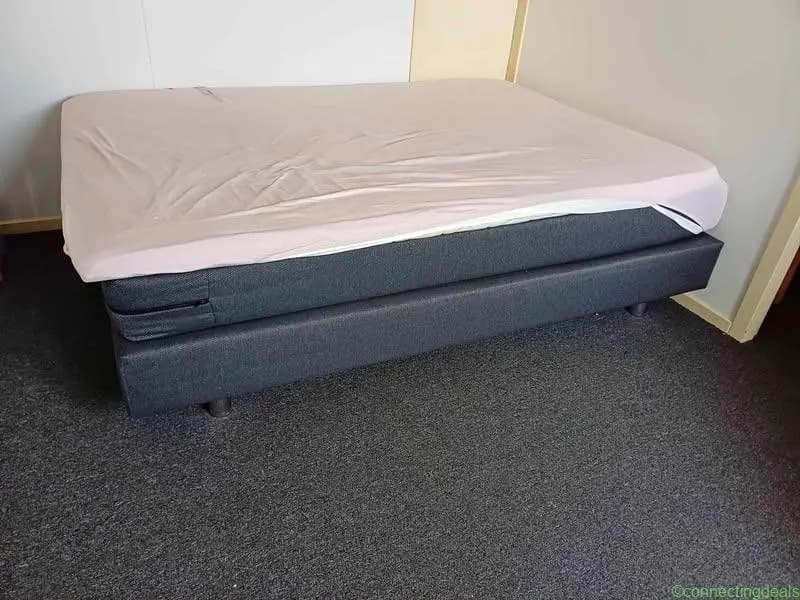 Bed 140x200