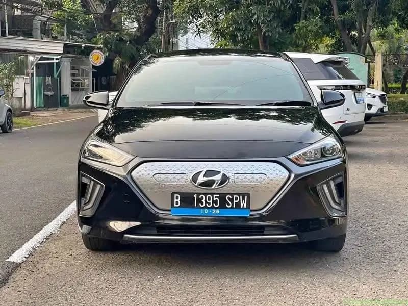 2021 Hyundai IONIQ EV PRIME HITAM - Image 1