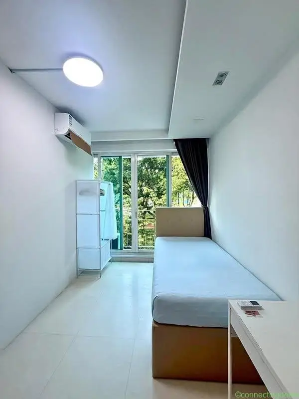 1 Bed 2 Baths Room only