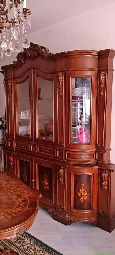 Vetrina mobile decorato a mano ,stile barocco