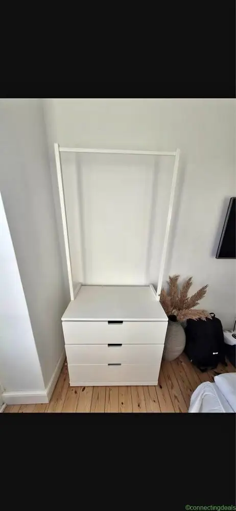 Nordli kommode med garderobestang
