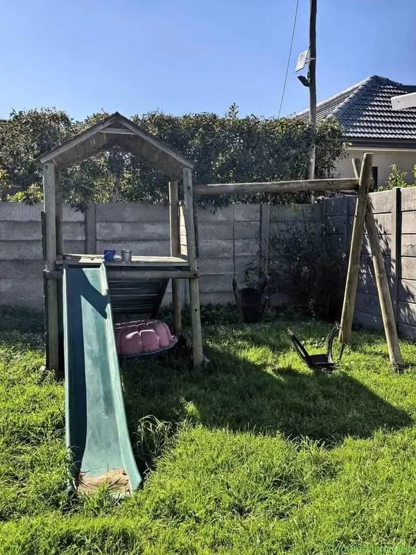 Jungle gym
