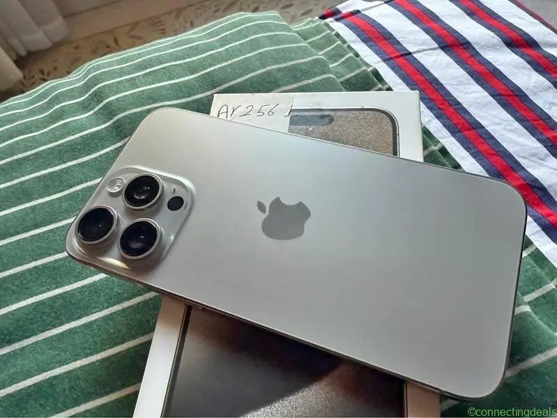 Iphone 15 pro max , 256 , battery 84%