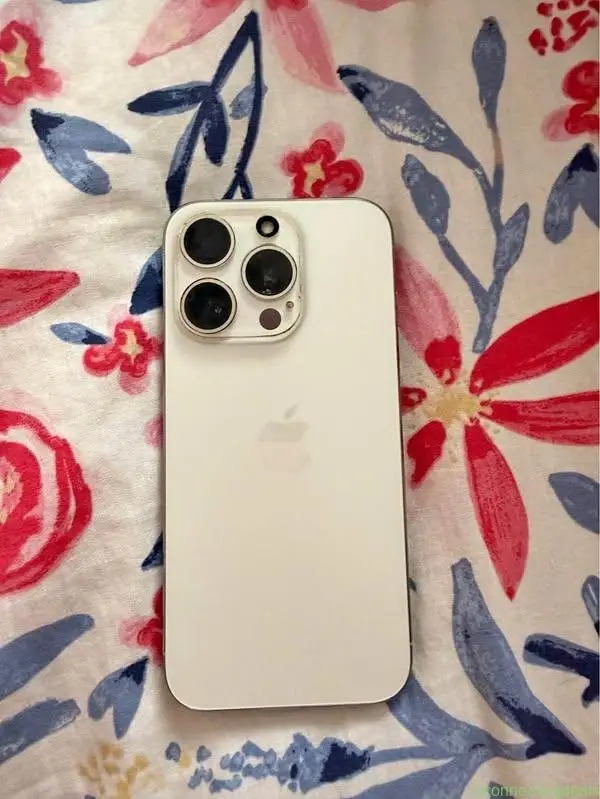 iPhone 15