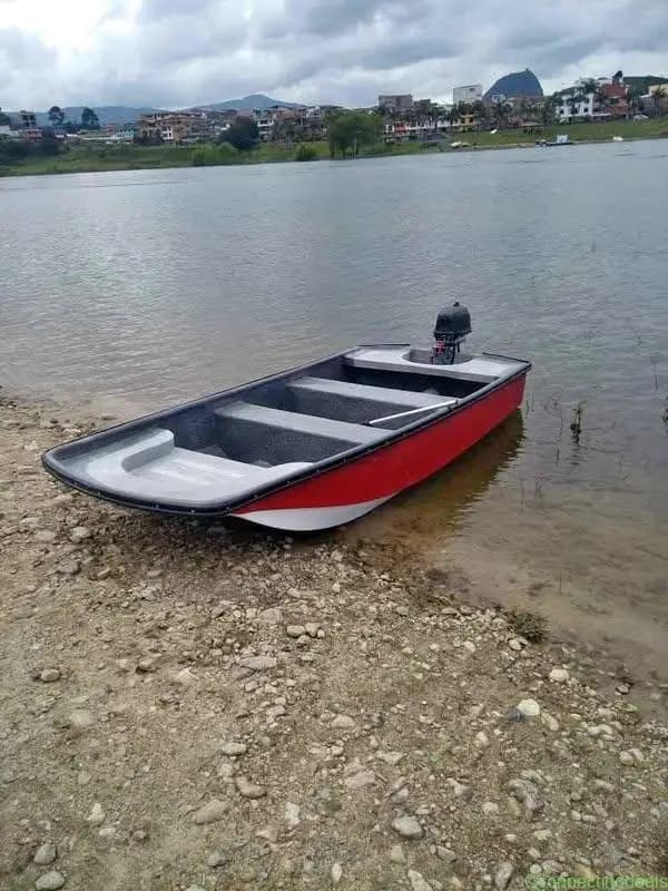 Bote carguero de 13 pies