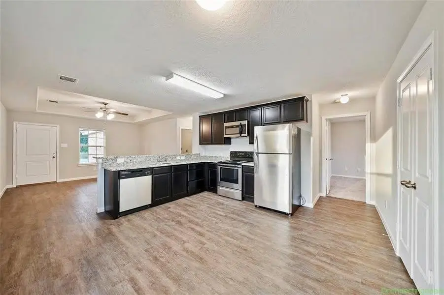 3 Beds 2 Baths - House