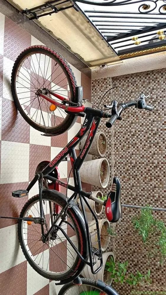 Avon bicycle - Image 1