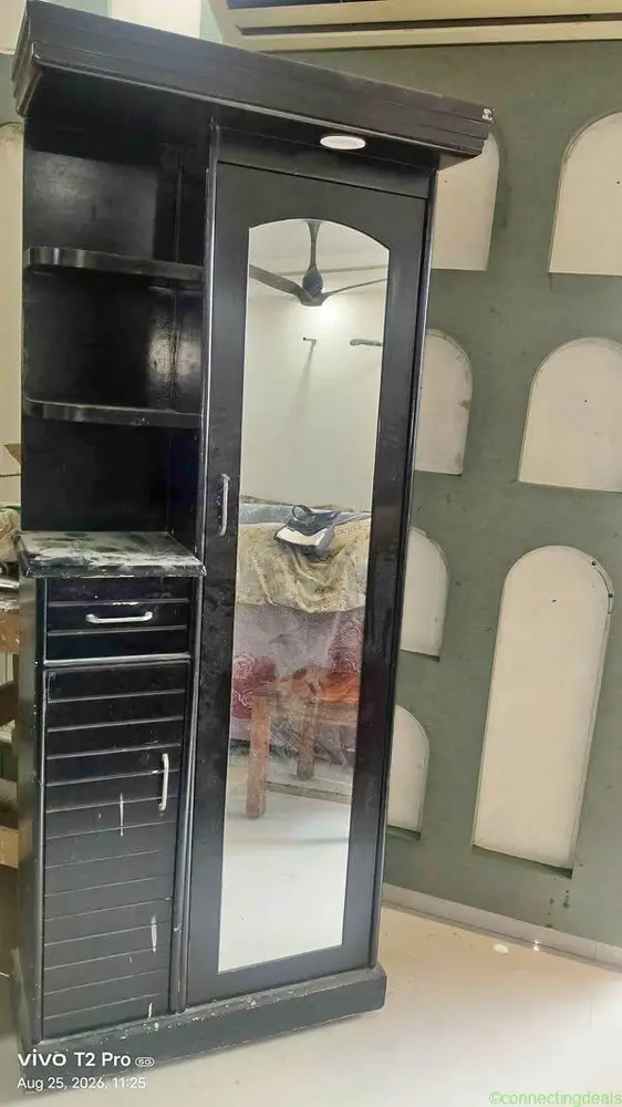 Dressing table - Image 1