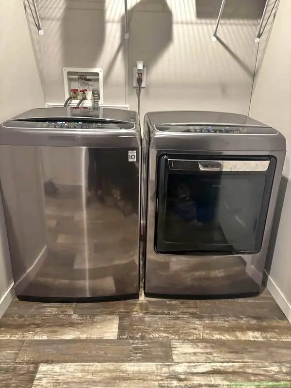 Washer and dryer set