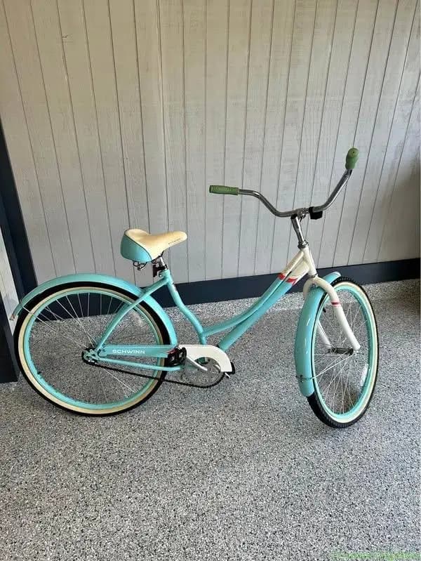 Ladies 26" Schwinn Bike