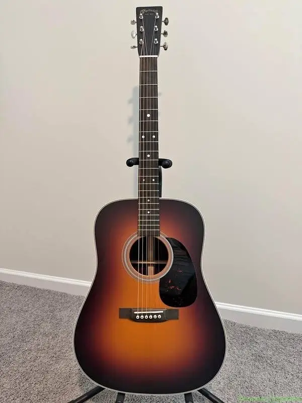 Martin D-28 Sunburst