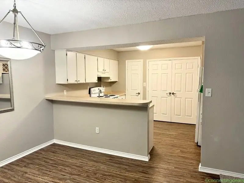 2 Beds 1 Bath Apartment