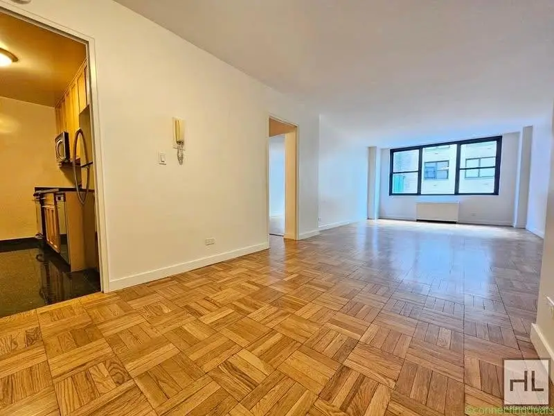 1 Bed 1 Bath Apartment - Image 1