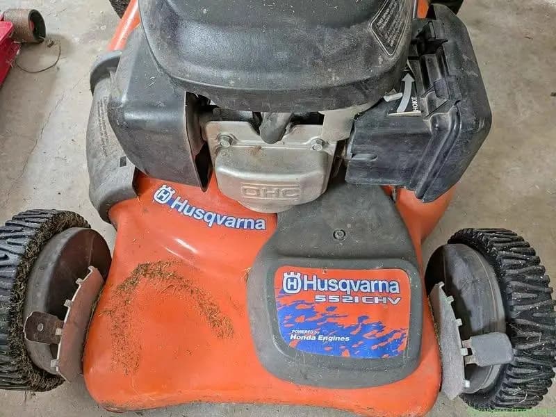 Husqvarna 5521chv Mower with bagger - Image 1