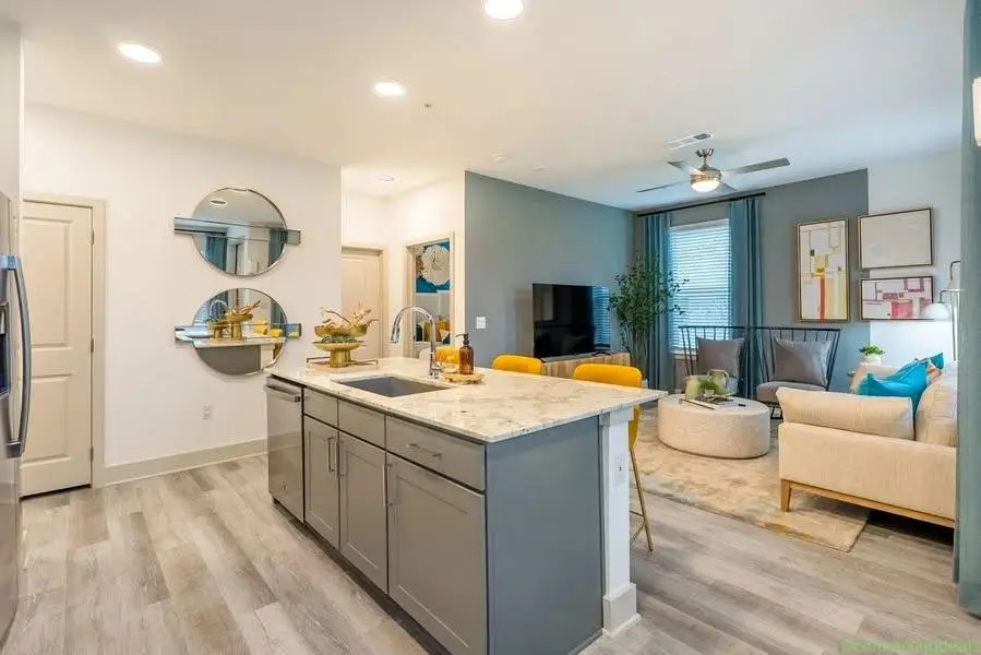 1 Bed 1 Bath Apartment - Image 1