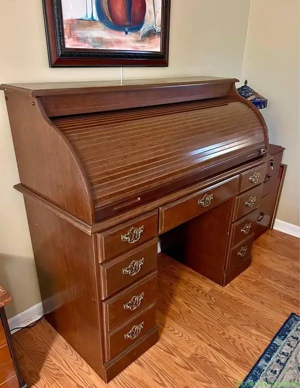 Roll top desk