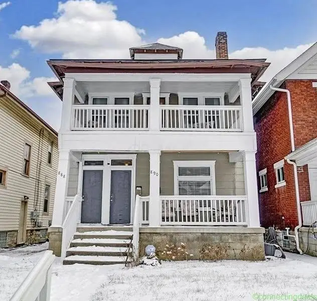 2 Beds 1 Bath Townhouse