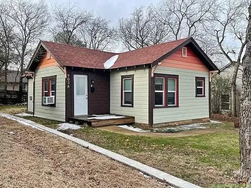 2 Beds 2 Baths House