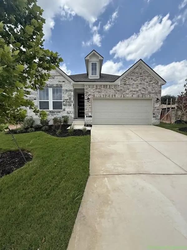 4 Beds 3 Baths House - Image 1