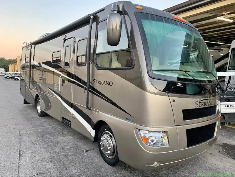 Motor home - Image 1