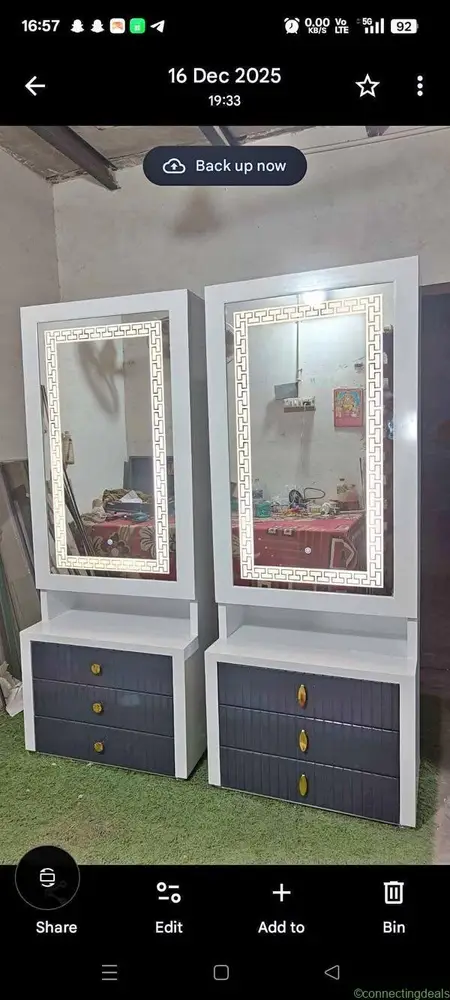Dressing table - Image 1