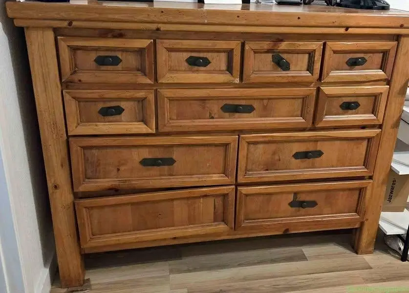 Dresser - Image 1
