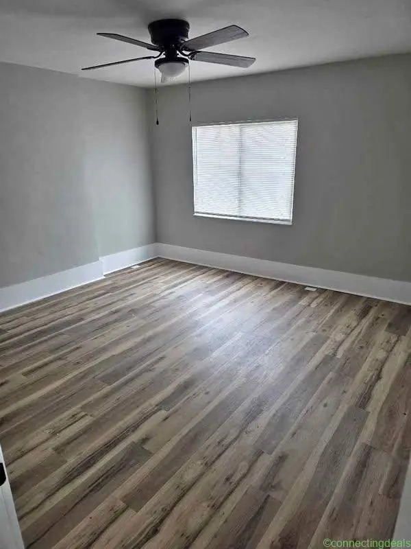 2 Beds 1 Bath - Townhouse - Image 1