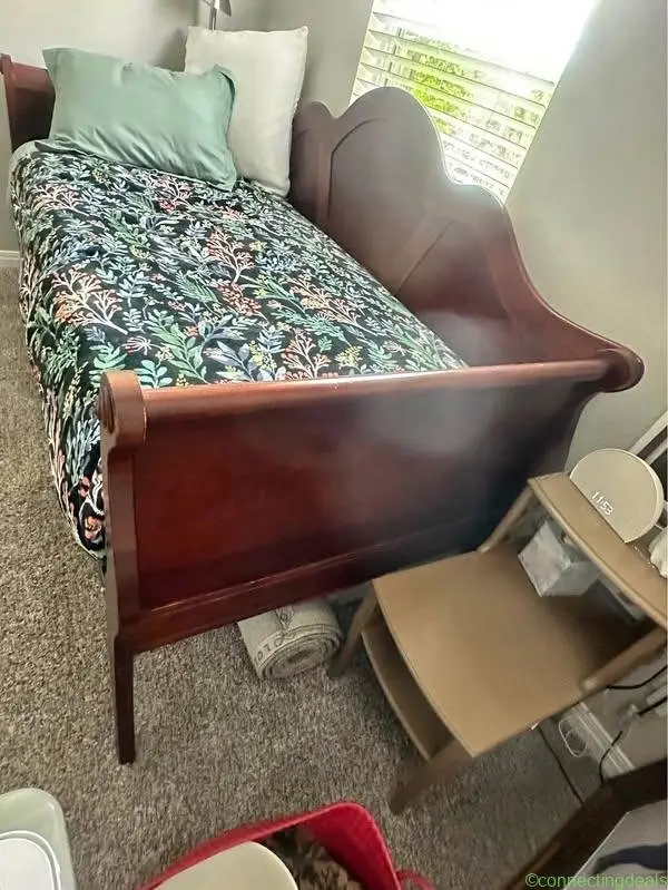 Twin size day bed