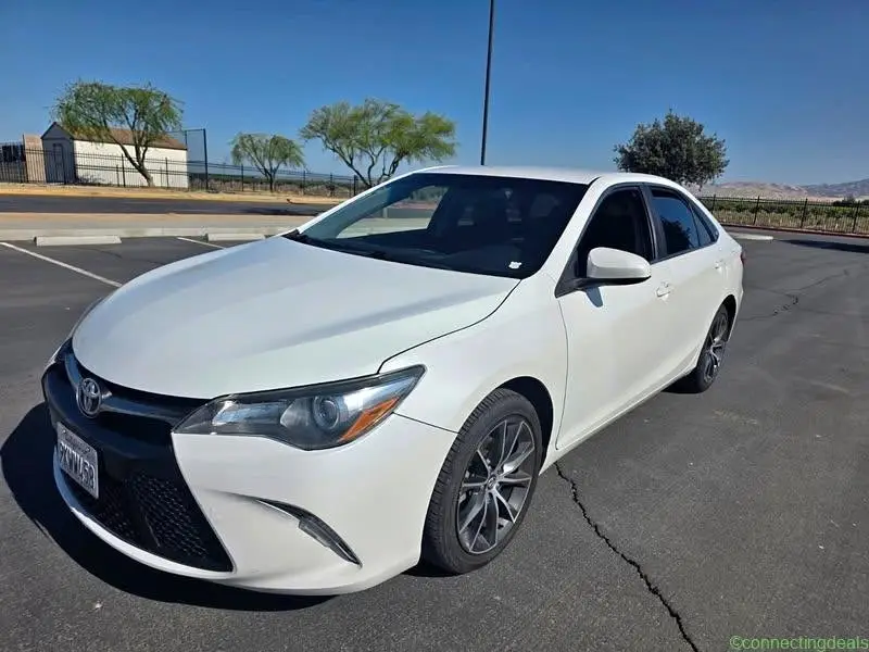 2017 Toyota Camry XSE Salvage title low miles