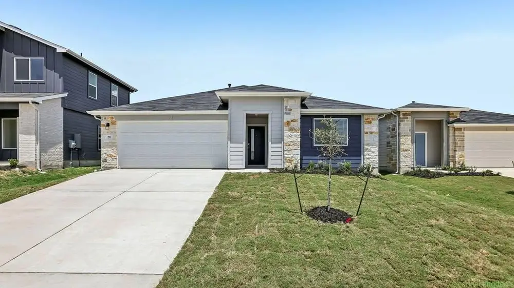 4 Beds 2 Baths House - Image 1