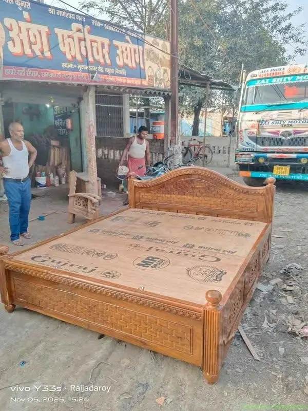Sisam Wooden double bed 7*6 size