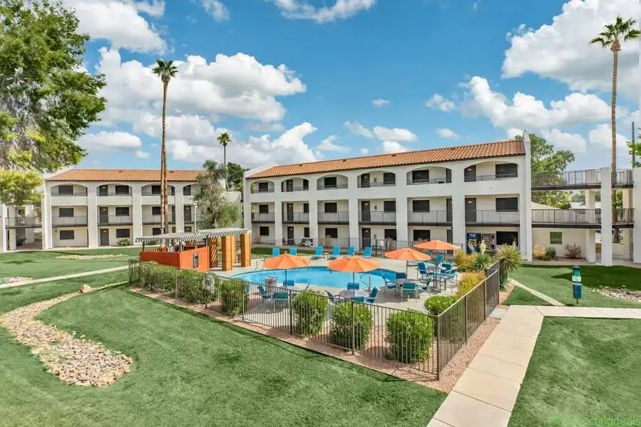 1 Bed 1 Bath Apartment - Image 1