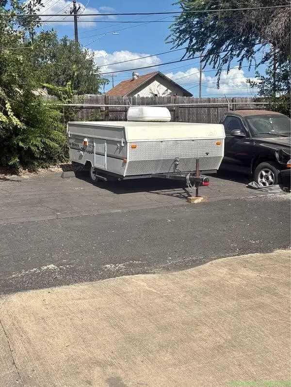 Pop up camper