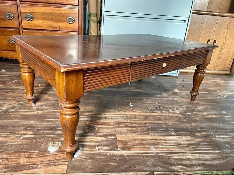 Ethan Allen British Classic Style coffee table
