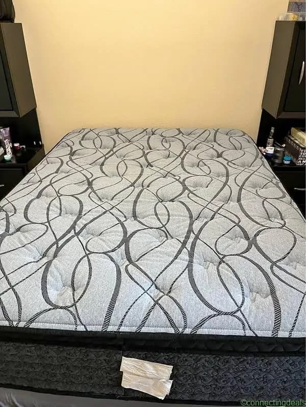 Colchón, bed Queen size Ashley Furniture