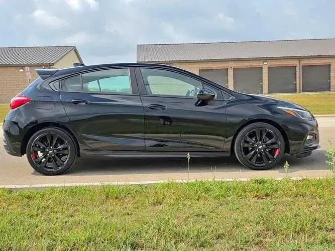 2018 Chevrolet Cruze · LT Hatchback 4D - Image 1