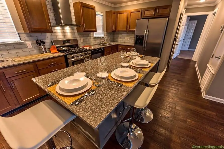 2 Beds 1 Bath Apartment