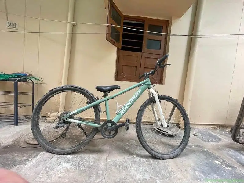 Rockrider ST30 Mint & White Adult Leisure MTB - Image 1