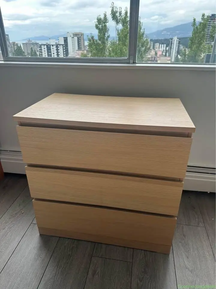 Oak Malm dresser - 3 drawer