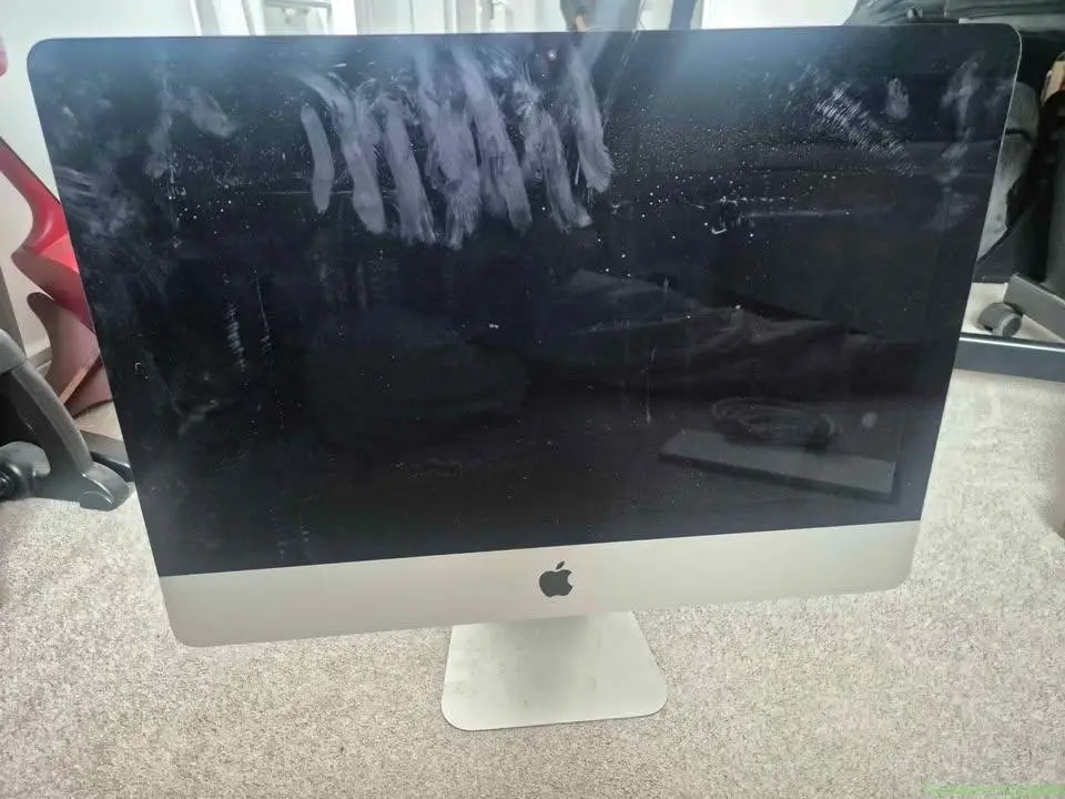 Apple iMac 21.5" (2017) – 2.3GHz i5 – 8GB RAM –