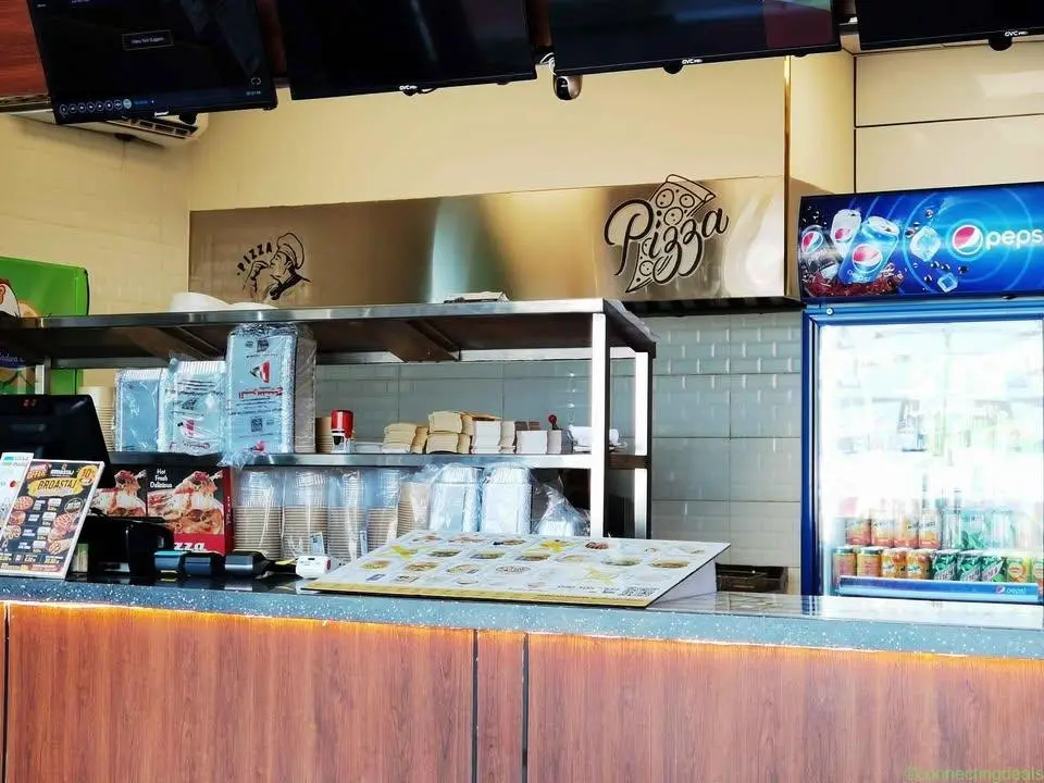 Broast pizza shop for sale in very good location